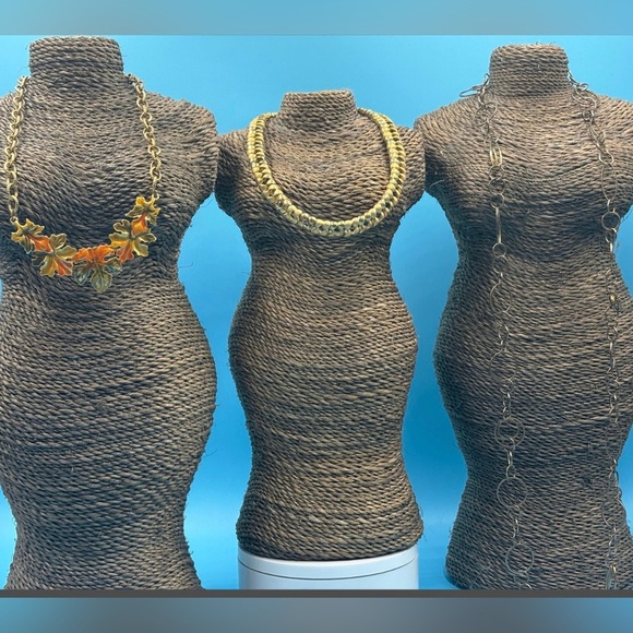 Lot of 8 Gold-Tone Chain Necklaces ‒ Layering Chains • Bulk Jewelry Supply - Picture 6 of 9